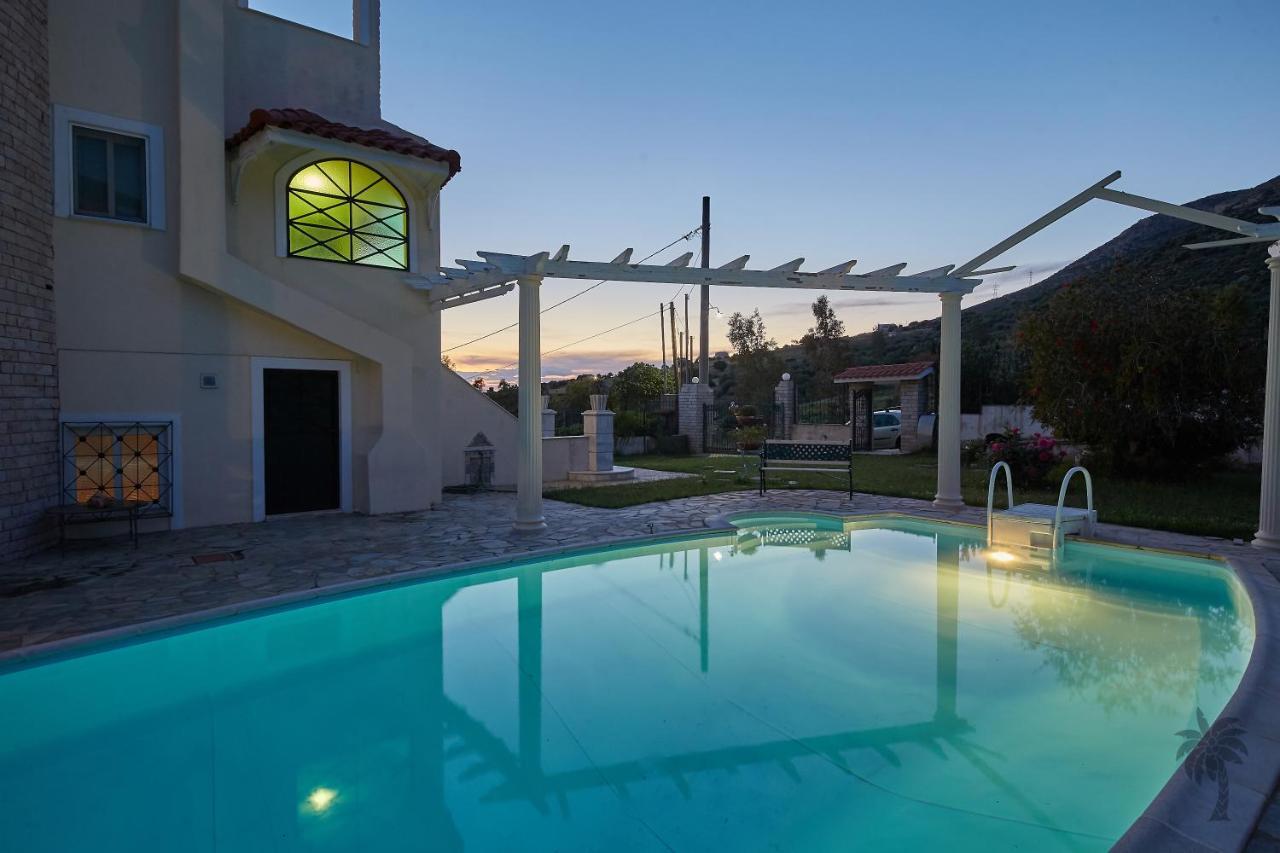 Kalivia Thorikou Villa Konstadina With Swimming Pool المظهر الخارجي الصورة
